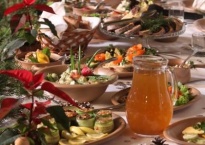 Catering świąteczny- stół tradycyjnych potraw Bożonarodzeniowych